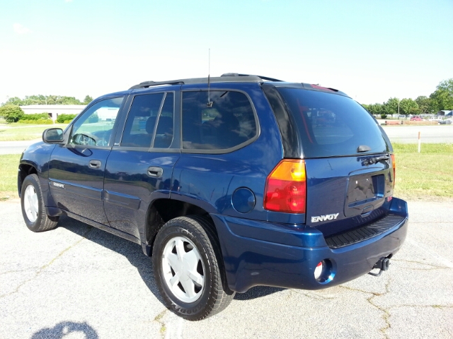 GMC Envoy 2002 photo 9