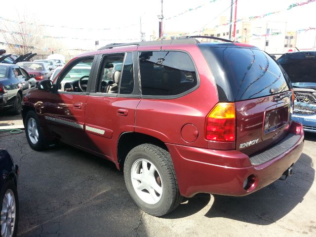 GMC Envoy 2002 photo 2