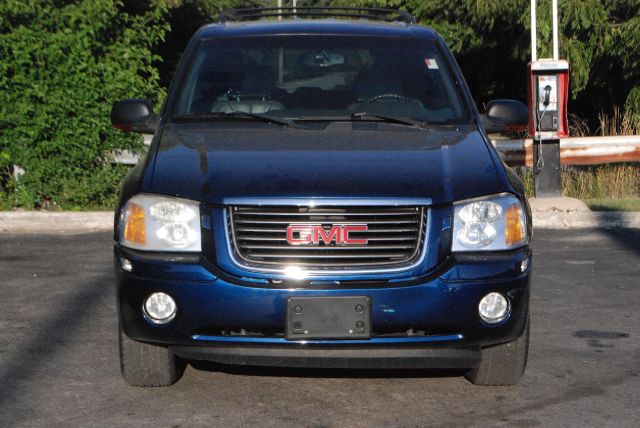 GMC Envoy 2002 photo 2