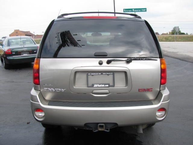 GMC Envoy 2002 photo 1