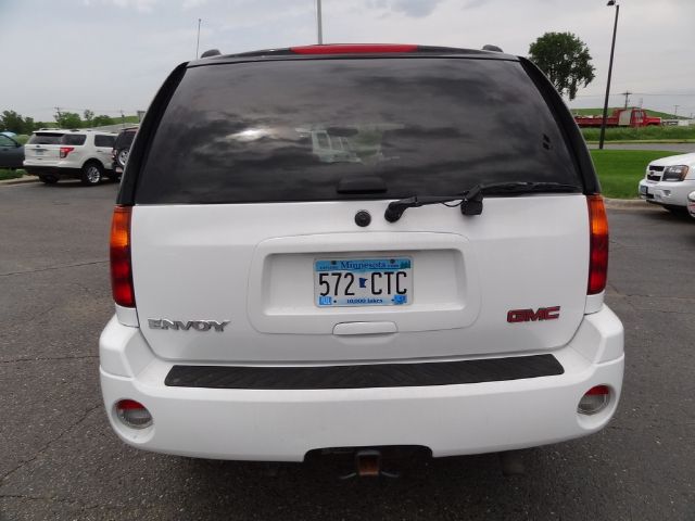 GMC Envoy 2002 photo 1