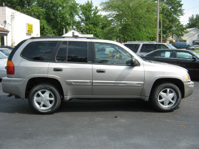 GMC Envoy 2002 photo 1