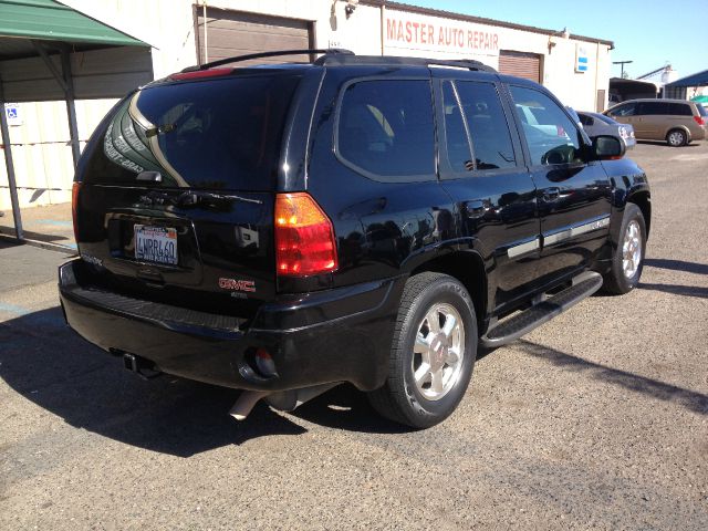 GMC Envoy 2002 photo 2