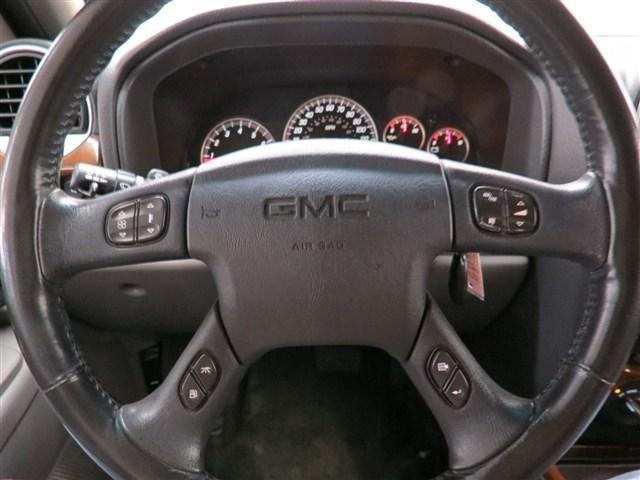 GMC Envoy 2002 photo 13