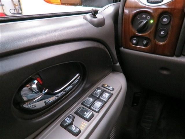 GMC Envoy 2002 photo 39