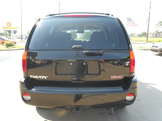 GMC Envoy 2002 photo 1