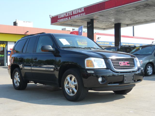 GMC Envoy 2002 photo 2