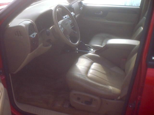 GMC Envoy 2002 photo 2