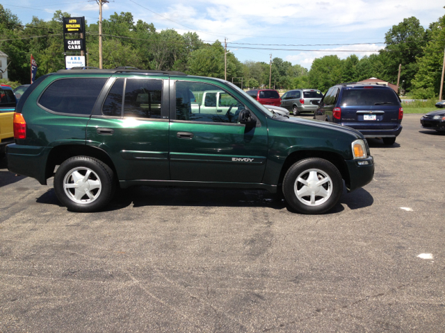 GMC Envoy 2002 photo 2