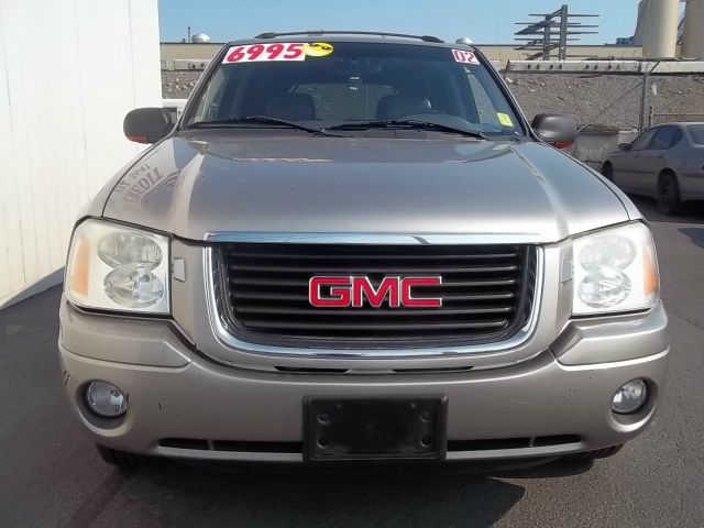 GMC Envoy 2002 photo 2