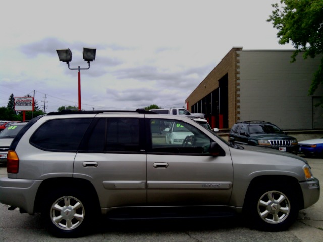 GMC Envoy 2002 photo 2