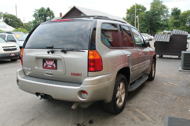 GMC Envoy 2002 photo 2