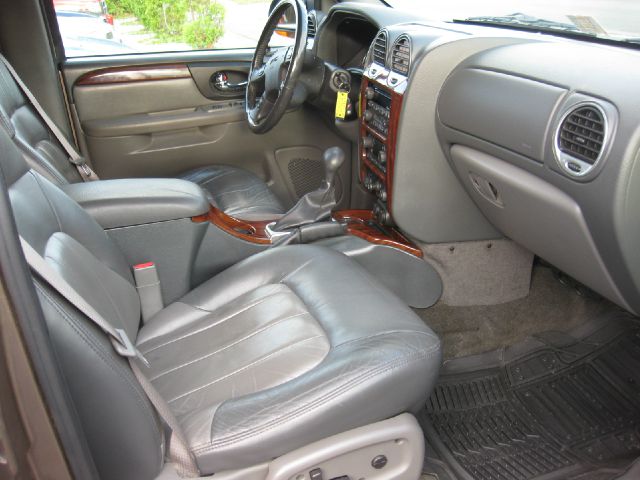 GMC Envoy 2002 photo 2