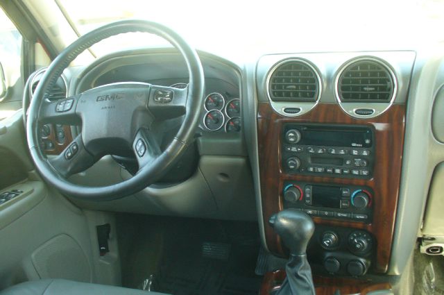 GMC Envoy 2002 photo 3