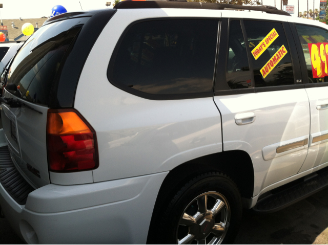 GMC Envoy 2002 photo 2