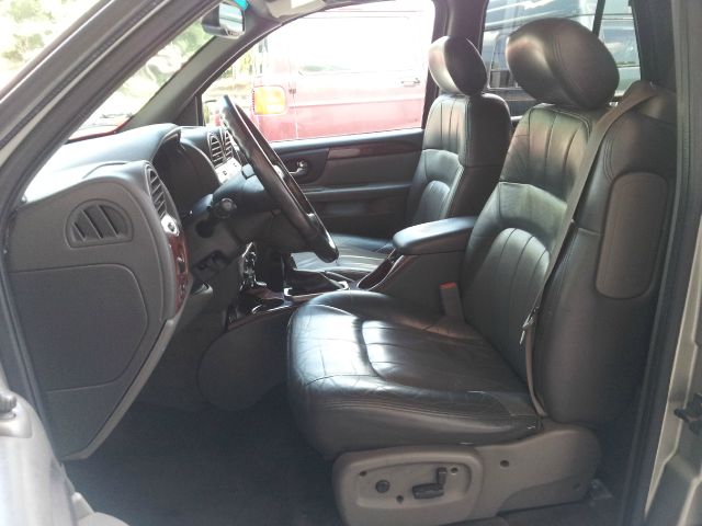 GMC Envoy 2002 photo 2