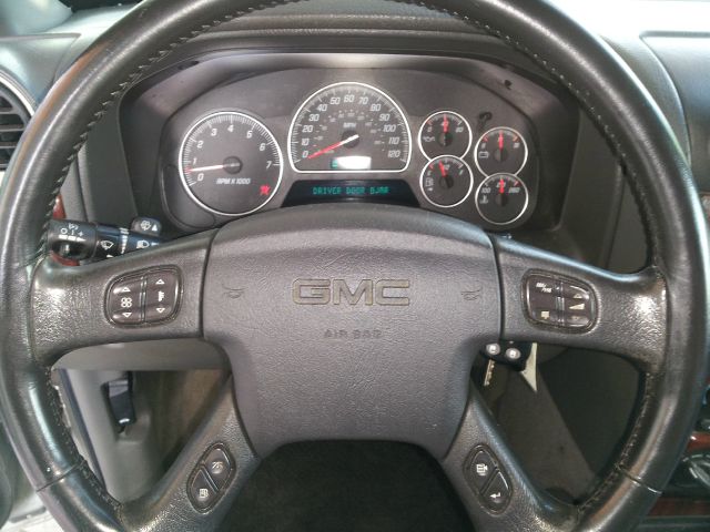 GMC Envoy 2002 photo 4