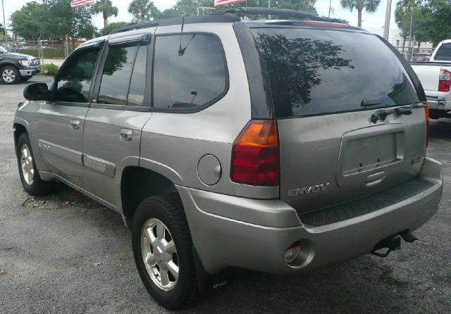 GMC Envoy 2002 photo 1