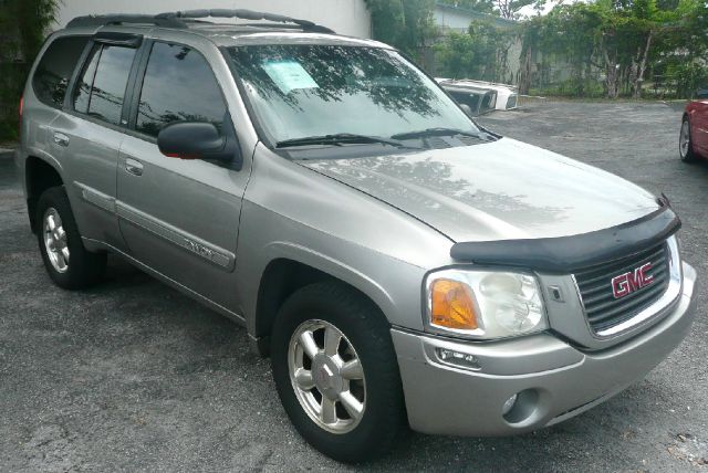 GMC Envoy 2002 photo 2