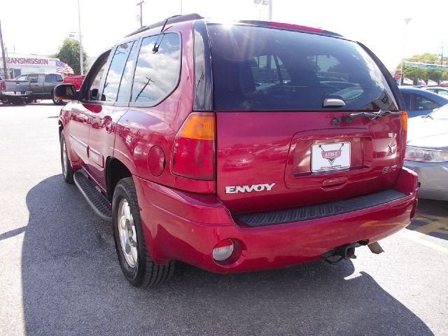 GMC Envoy 2002 photo 2