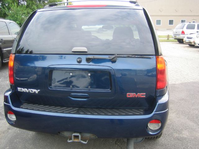 GMC Envoy 2002 photo 1