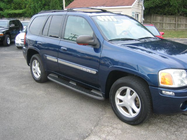 GMC Envoy 2002 photo 2