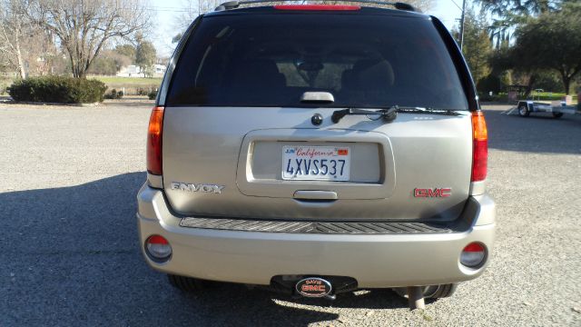 GMC Envoy 2002 photo 3