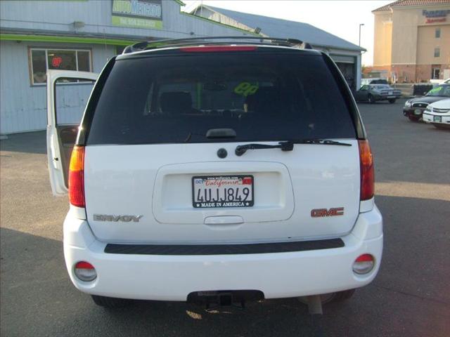 GMC Envoy 2002 photo 1