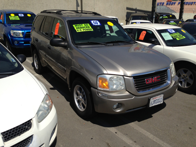 GMC Envoy 2002 photo 2