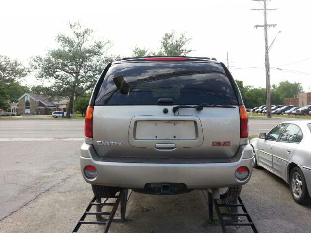 GMC Envoy 2002 photo 2