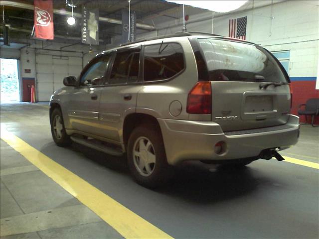 GMC Envoy 2002 photo 2