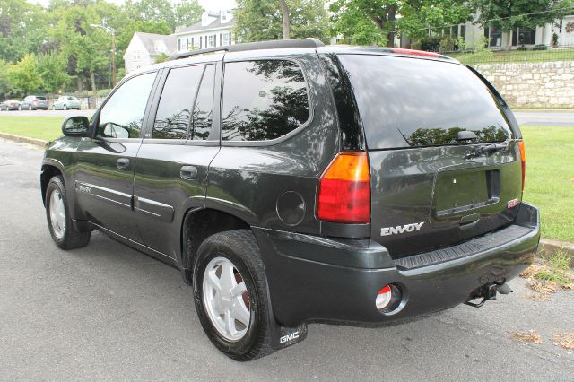 GMC Envoy 2003 photo 3