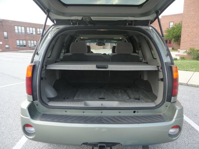 GMC Envoy 2003 photo 3