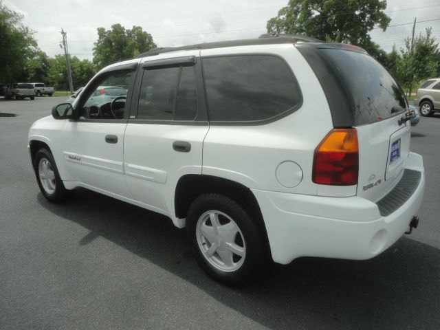 GMC Envoy 2003 photo 11