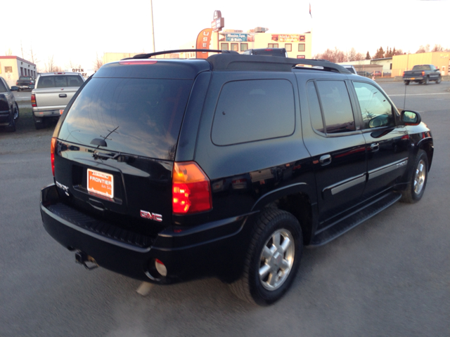 GMC Envoy 2003 photo 2