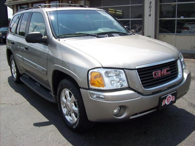 GMC Envoy 2003 photo 2