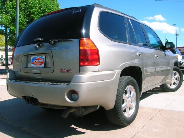 GMC Envoy 2003 photo 2