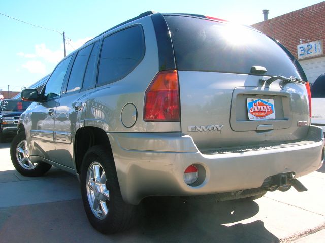 GMC Envoy 2003 photo 9