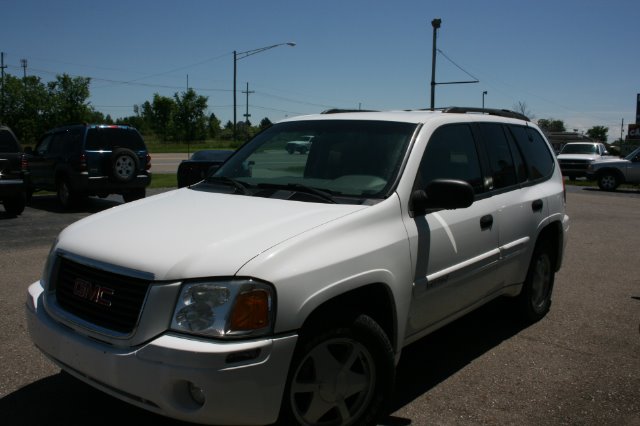 GMC Envoy 2003 photo 1