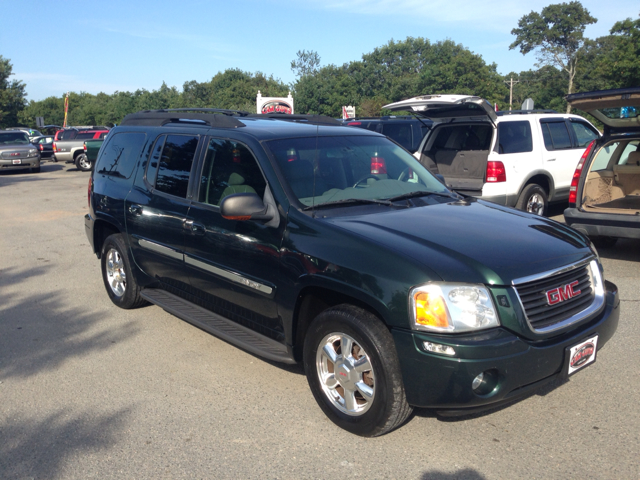 GMC Envoy 2003 photo 2