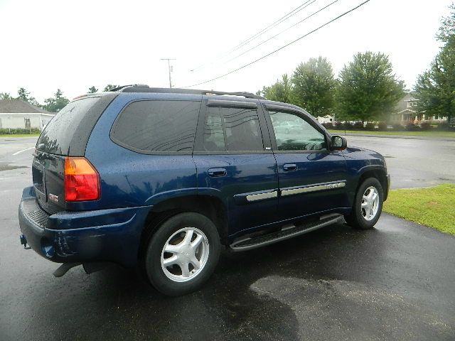 GMC Envoy 2003 photo 1