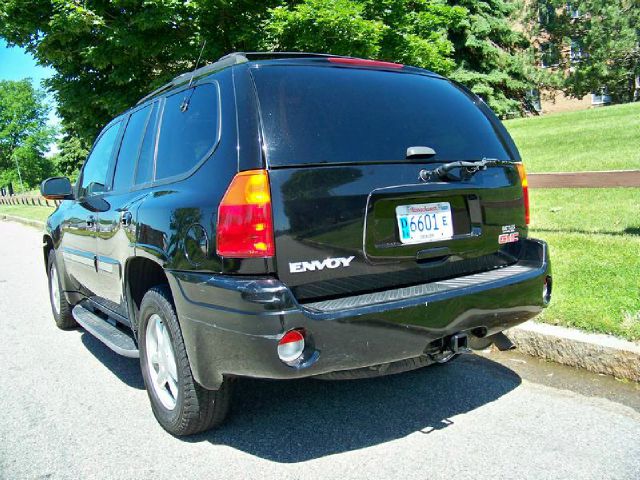 GMC Envoy 2003 photo 4