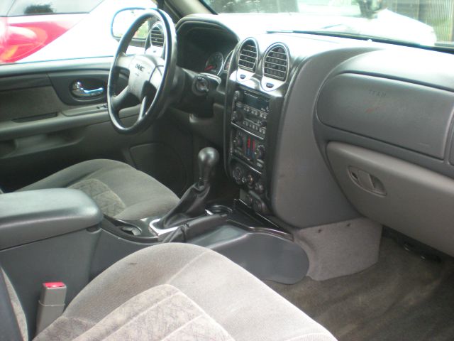 GMC Envoy 2003 photo 10