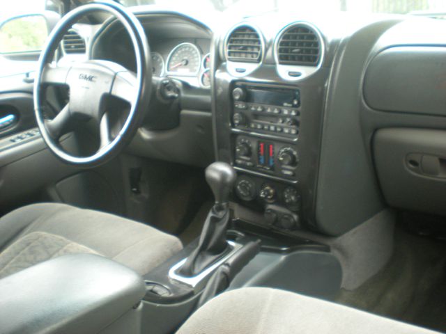 GMC Envoy 2003 photo 6