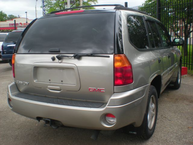 GMC Envoy 2003 photo 9