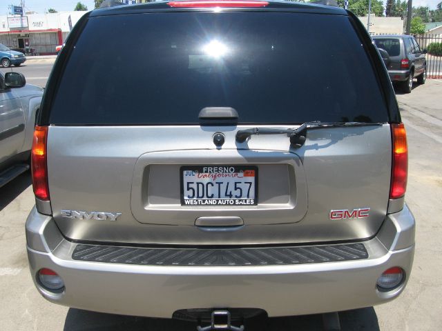 GMC Envoy 2003 photo 1