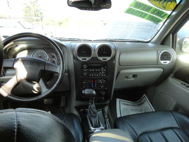 GMC Envoy 2003 photo 1