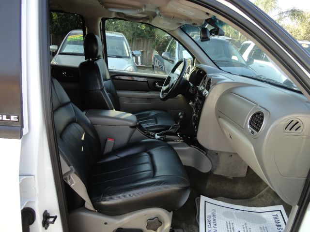 GMC Envoy 2003 photo 3