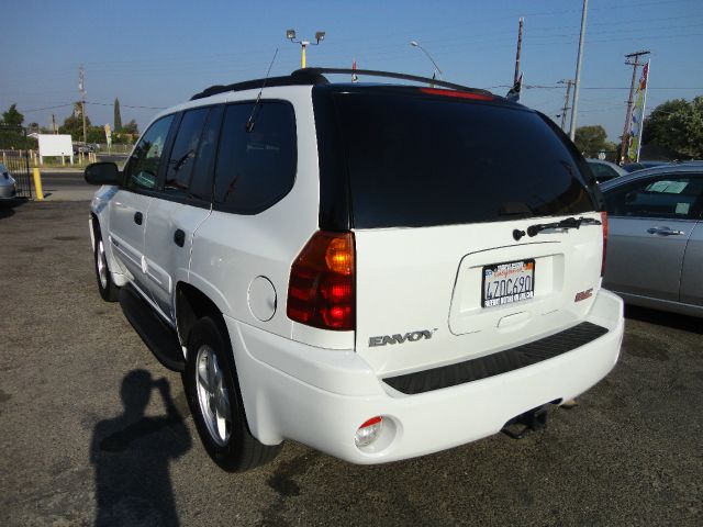 GMC Envoy 2003 photo 4