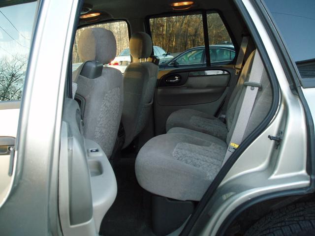 GMC Envoy 2003 photo 4